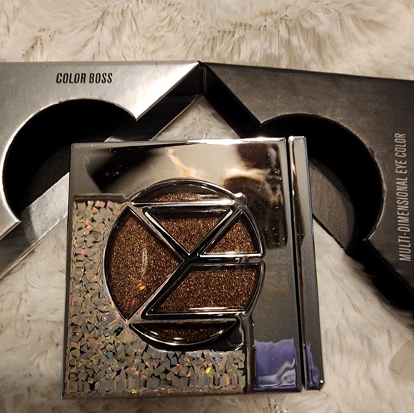 IL MAKIAGEColor Boss Multi-Dimensional Eye Color in News Flash - Picture 4 of 6